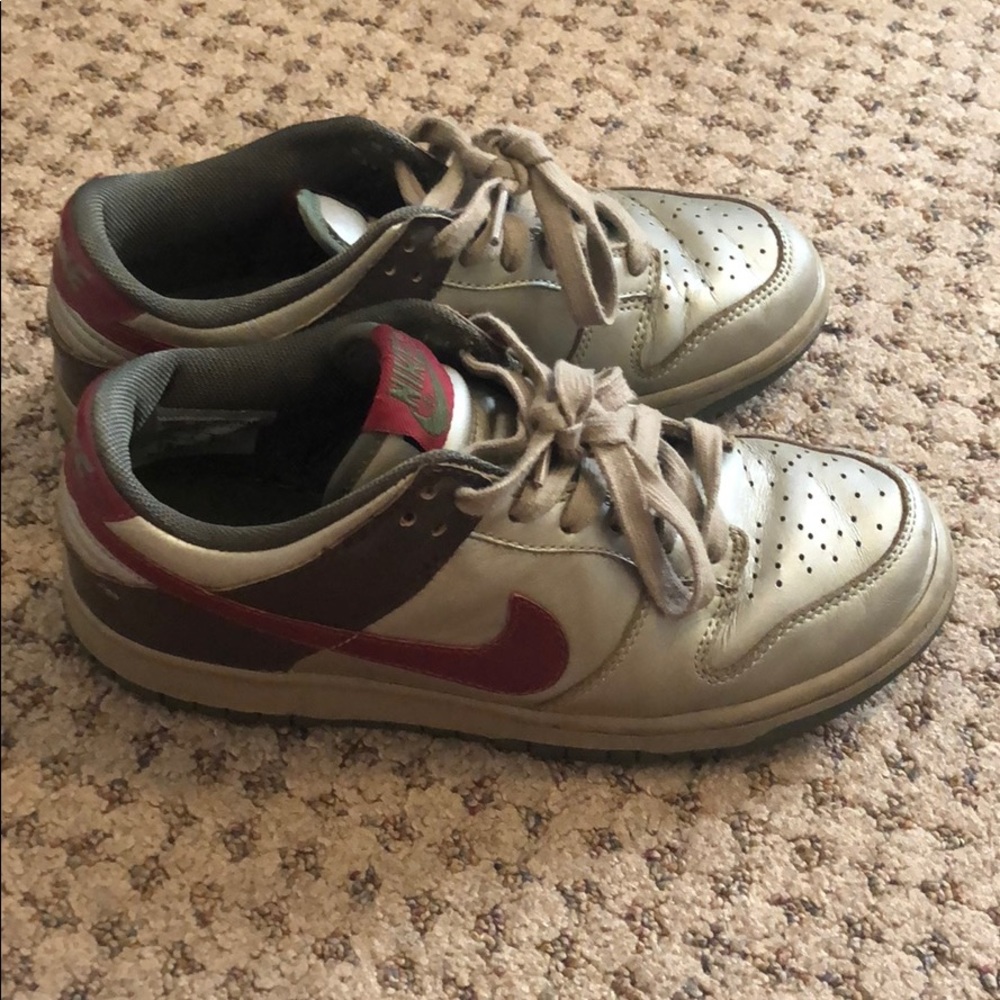 Size 6.5 Nike sneakers.